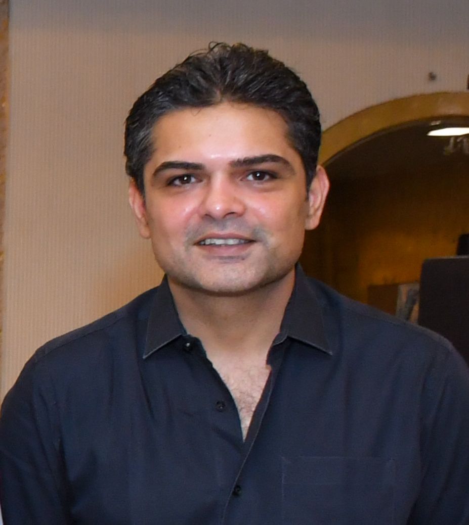 Dr. Temoor M. Khan